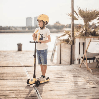 Dijete na Scoot and Ride Highwaykick 3 LED