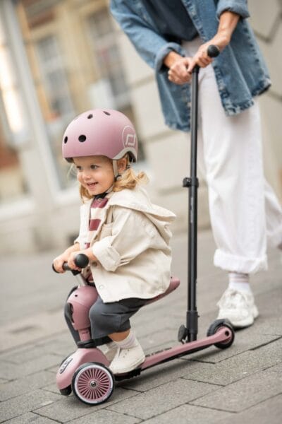 Scoot and Ride Highwaykick 1 Push and Go - dijete na romobilu